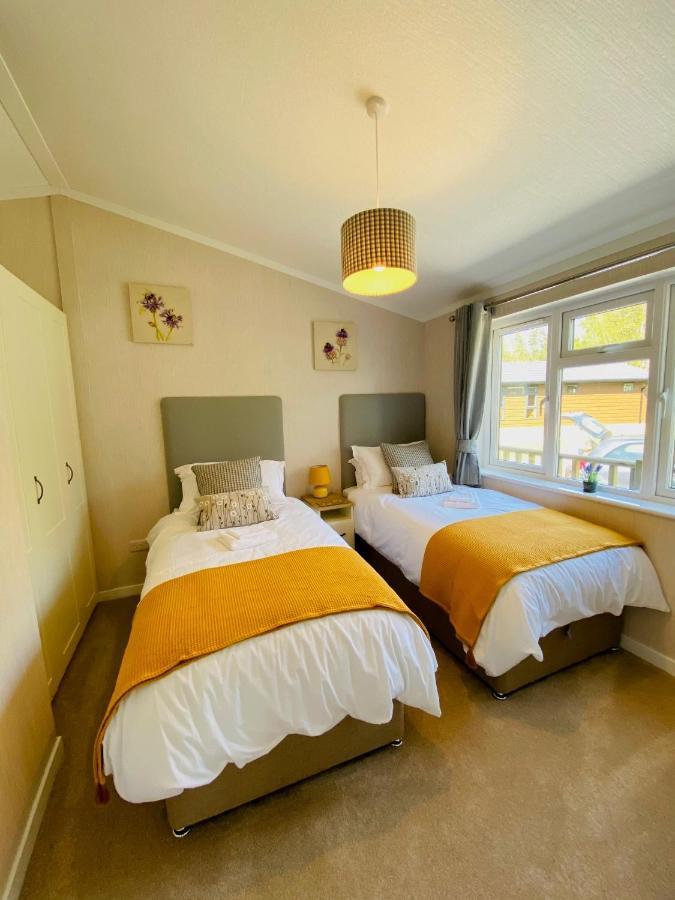 Hollicarrs - Wildflower Lodge York Buitenkant foto