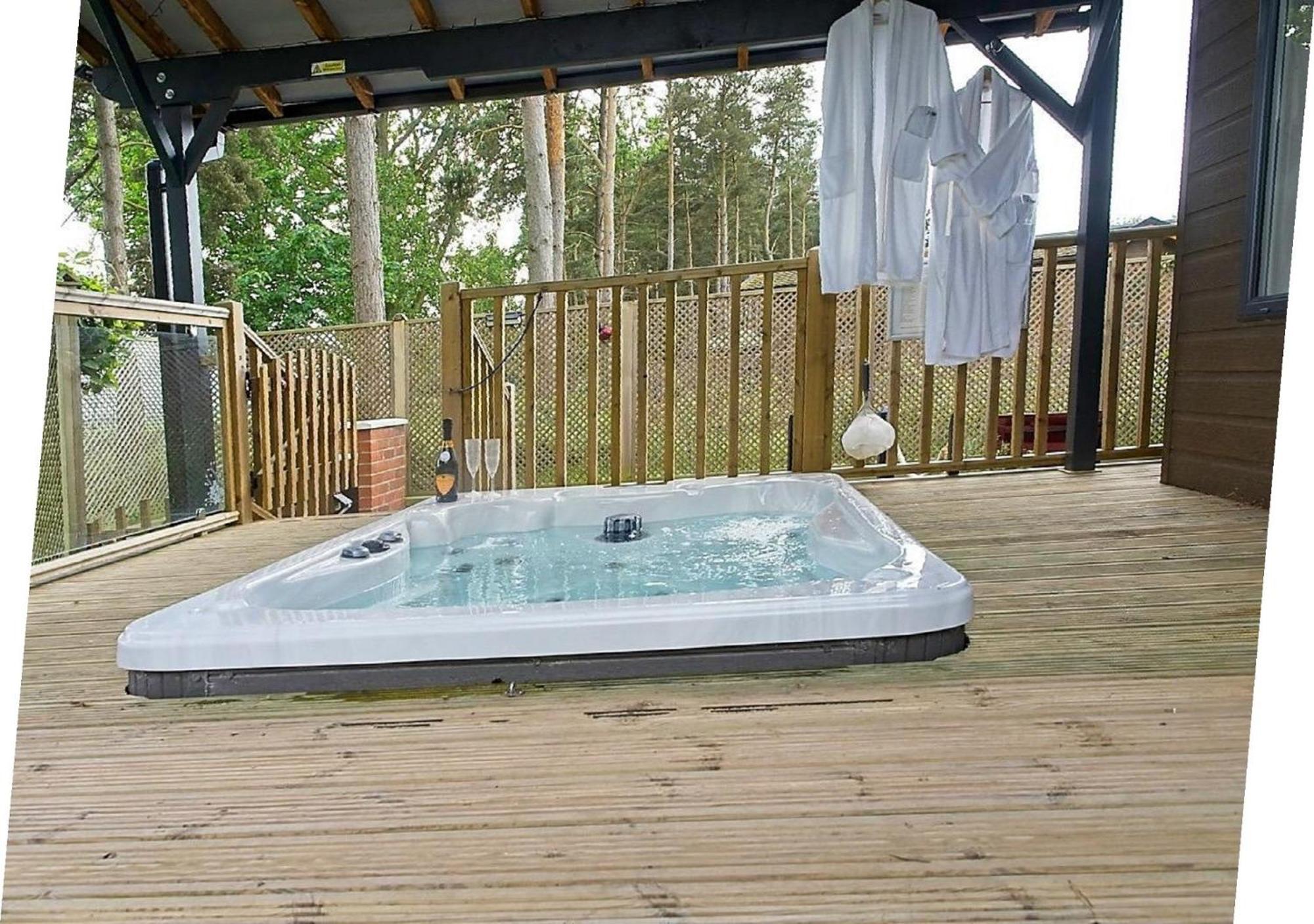 Hollicarrs - Wildflower Lodge York Buitenkant foto
